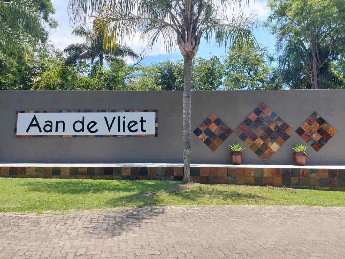 Aan De Vliet Holiday Resort Хейзивю Екстериор снимка